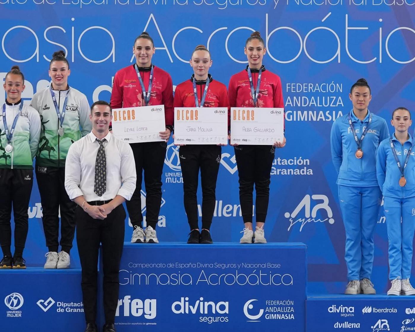 Jara, Leyre y Alba en el podio de la copa del mundo. 