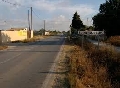 Muere un motorista al chocar contra un coche en la carretera del Marquesado en Chiclana