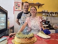 Guiri’s Bakes: De Varsovia al calor de Barbate: 3.500 kilómetros para hornear sueños